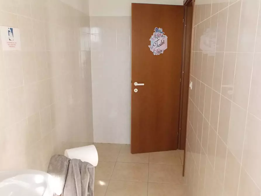 Immagine 20 di Locale commerciale in vendita  in Via Roma a Spinetoli