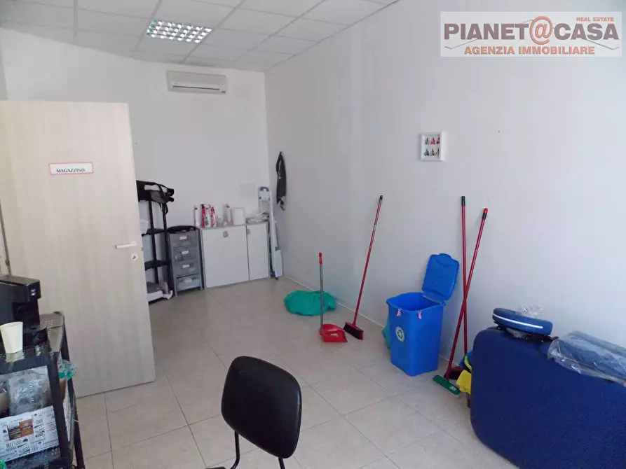 Immagine 22 di Locale commerciale in vendita  in Via Roma a Spinetoli