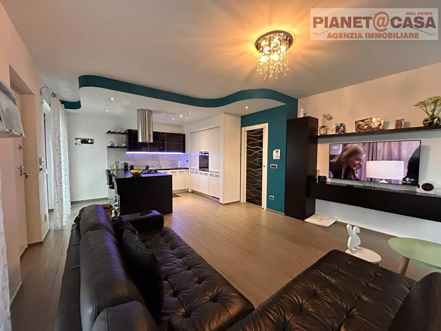 Immagine 3 di Appartamento in vendita  in via Salaria a Colli Del Tronto