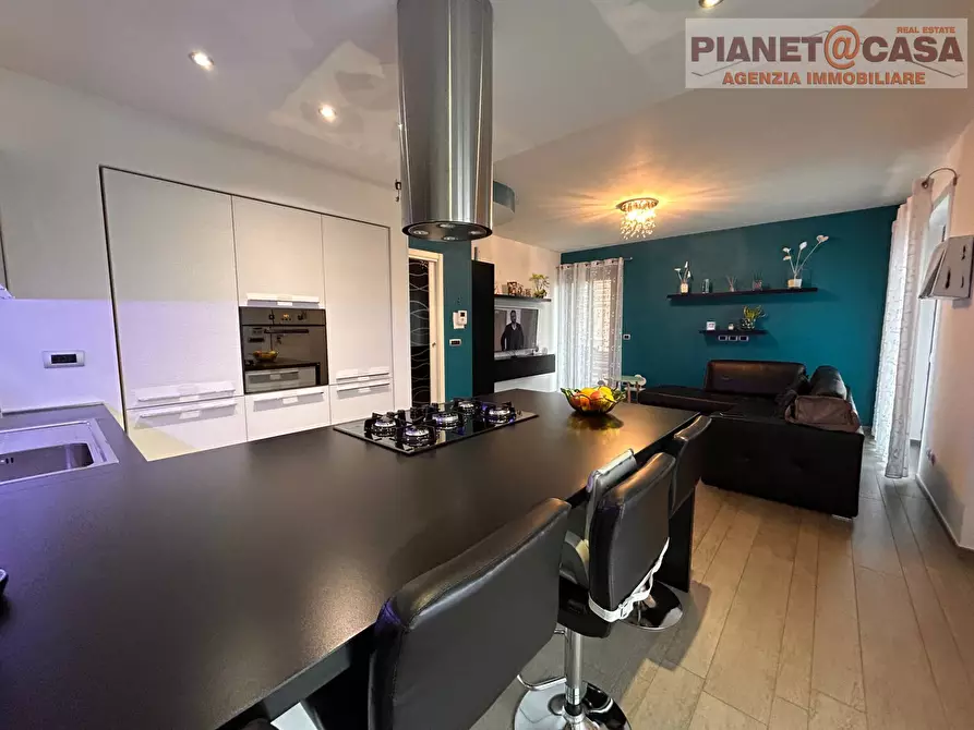 Immagine 4 di Appartamento in vendita  in via Salaria a Colli Del Tronto