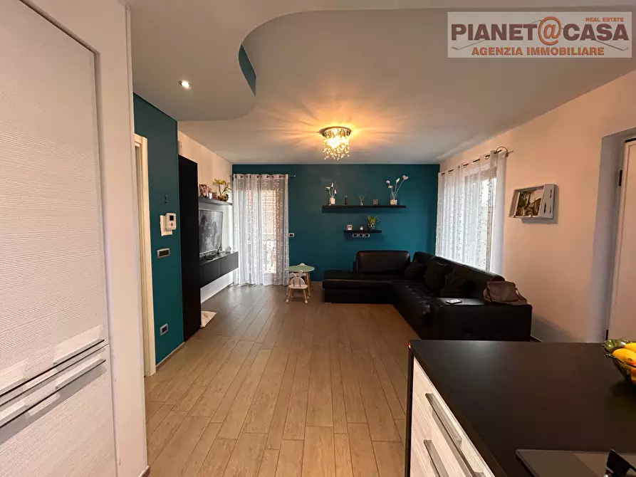 Immagine 5 di Appartamento in vendita  in via Salaria a Colli Del Tronto