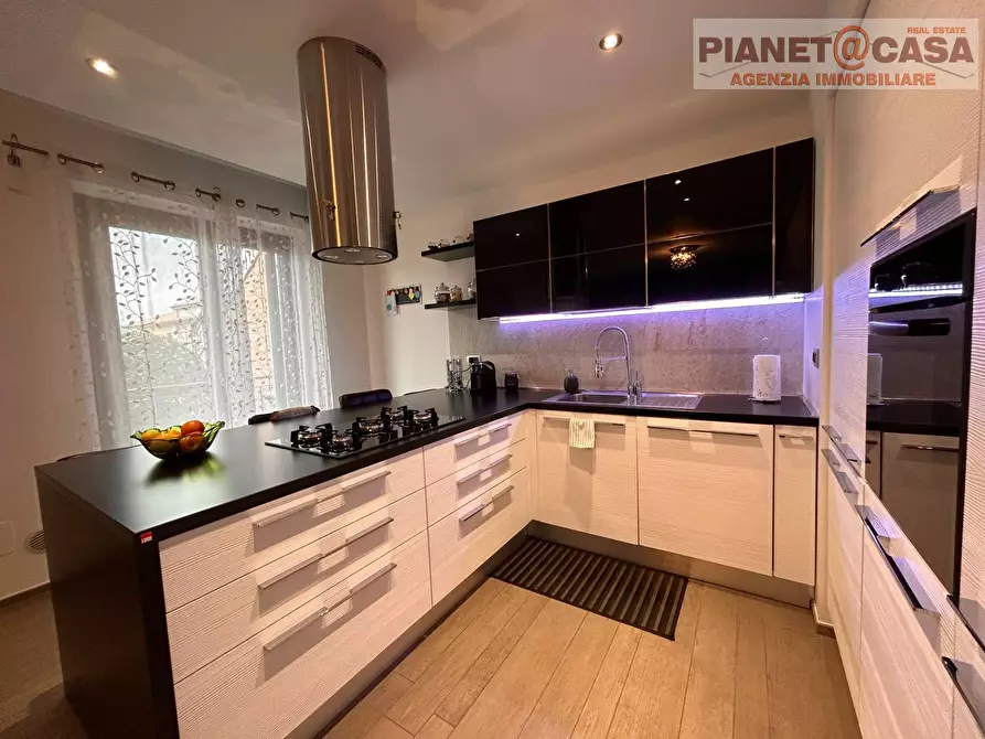 Immagine 10 di Appartamento in vendita  in via Salaria a Colli Del Tronto