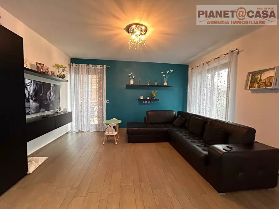 Immagine 11 di Appartamento in vendita  in via Salaria a Colli Del Tronto