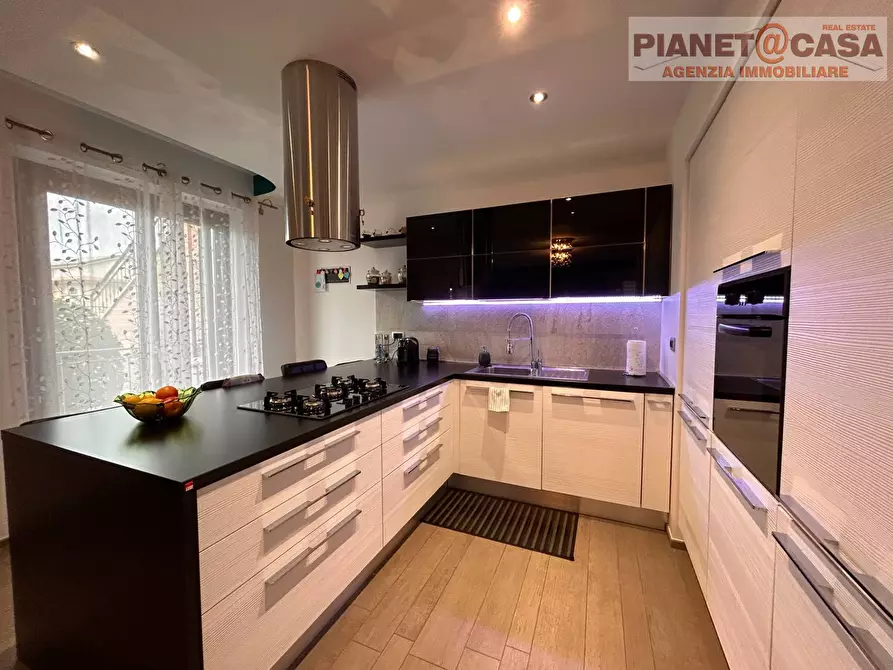 Immagine 7 di Appartamento in vendita  in via Salaria a Colli Del Tronto