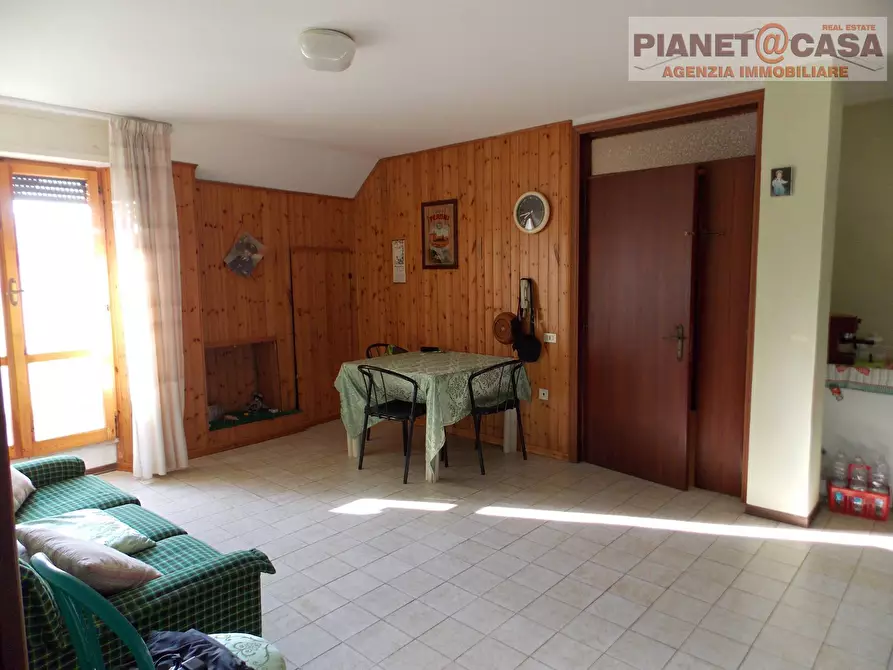 Immagine 10 di Appartamento in vendita  in Via Ugo Foscolo a Martinsicuro