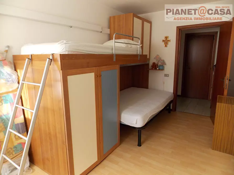 Immagine 19 di Appartamento in vendita  in Via Ugo Foscolo a Martinsicuro