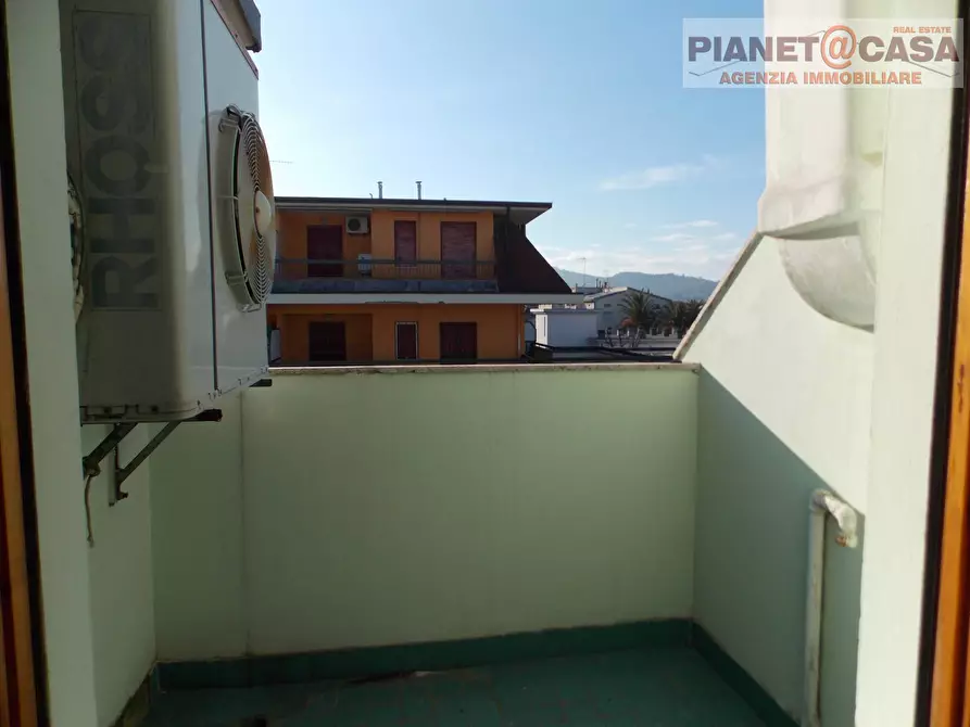 Immagine 11 di Appartamento in vendita  in Via Ugo Foscolo a Martinsicuro