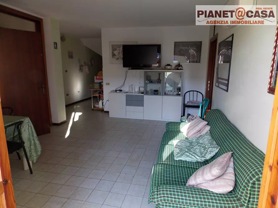 Immagine 6 di Appartamento in vendita  in Via Ugo Foscolo a Martinsicuro