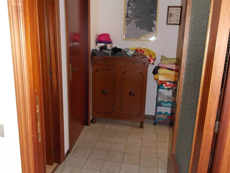 Immagine 12 di Appartamento in vendita  in Via Ugo Foscolo a Martinsicuro