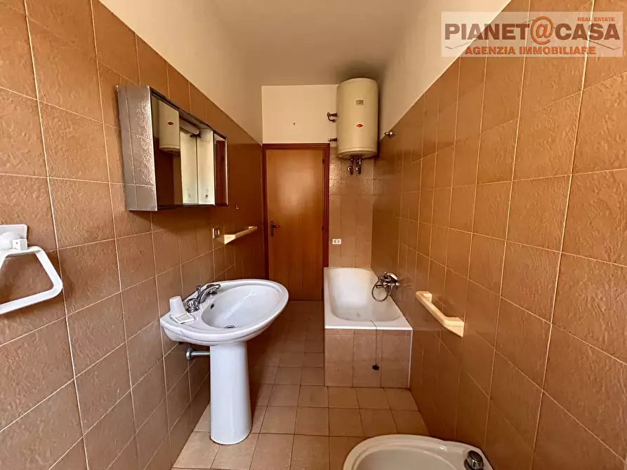 Immagine 27 di Casa semindipendente in vendita  in Piazza Roma a Monsampolo Del Tronto