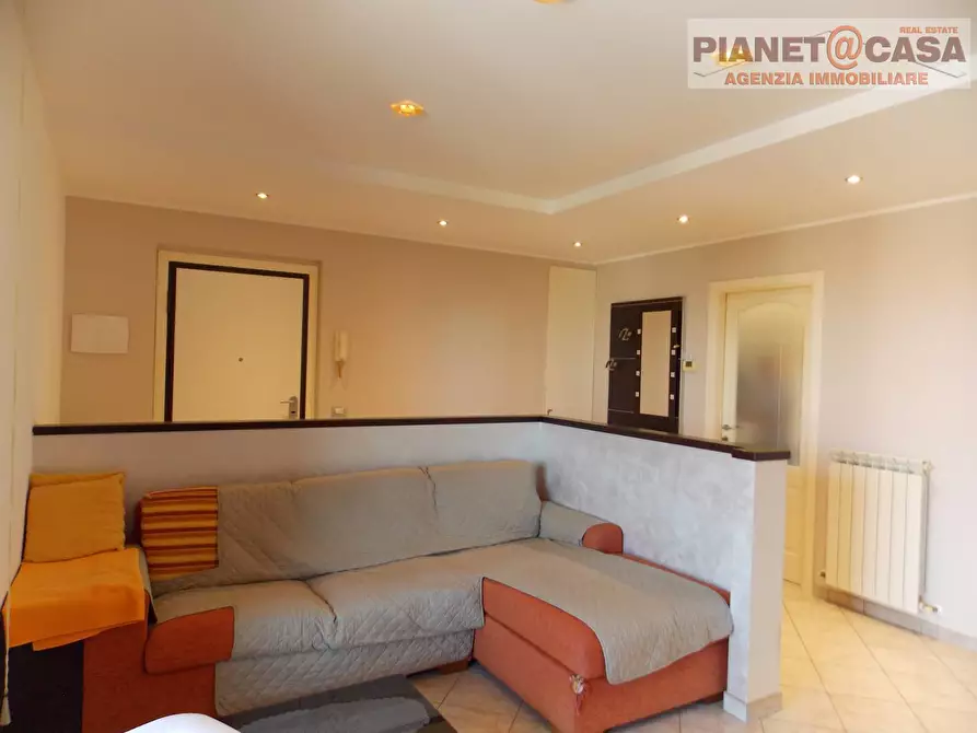 Immagine 4 di Appartamento in vendita  in Via Ugo Foscolo a Monsampolo Del Tronto