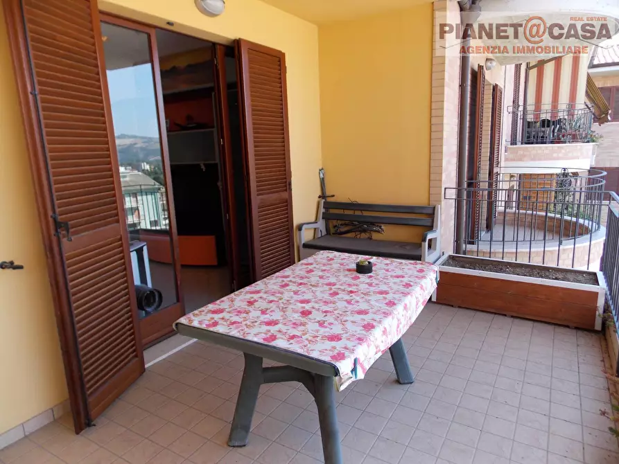 Immagine 8 di Appartamento in vendita  in Via Ugo Foscolo a Monsampolo Del Tronto