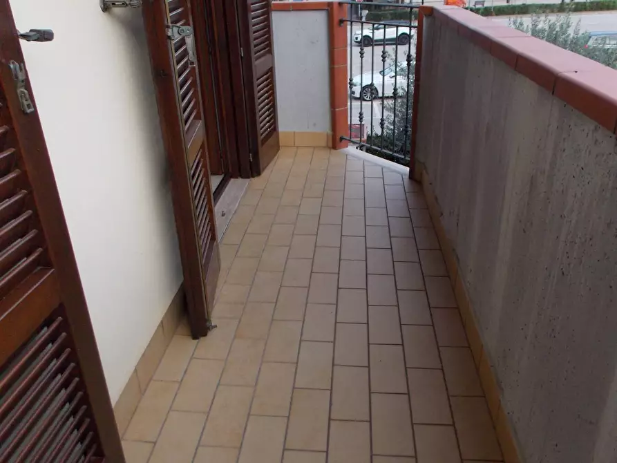 Immagine 25 di Villa in vendita  in Via Verona a Folignano