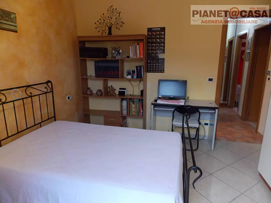 Immagine 23 di Villa in vendita  in Via Verona a Folignano