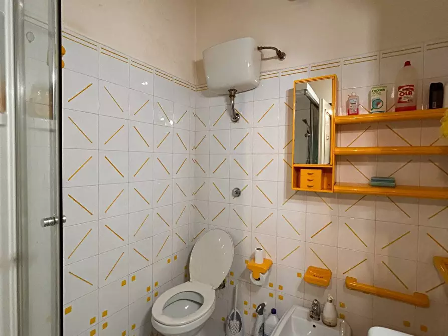 Immagine 12 di Appartamento in vendita  in via ischia a Martinsicuro