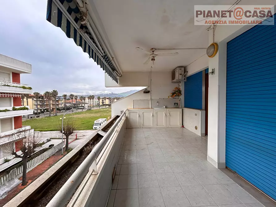 Immagine 18 di Appartamento in vendita  in via ischia a Martinsicuro