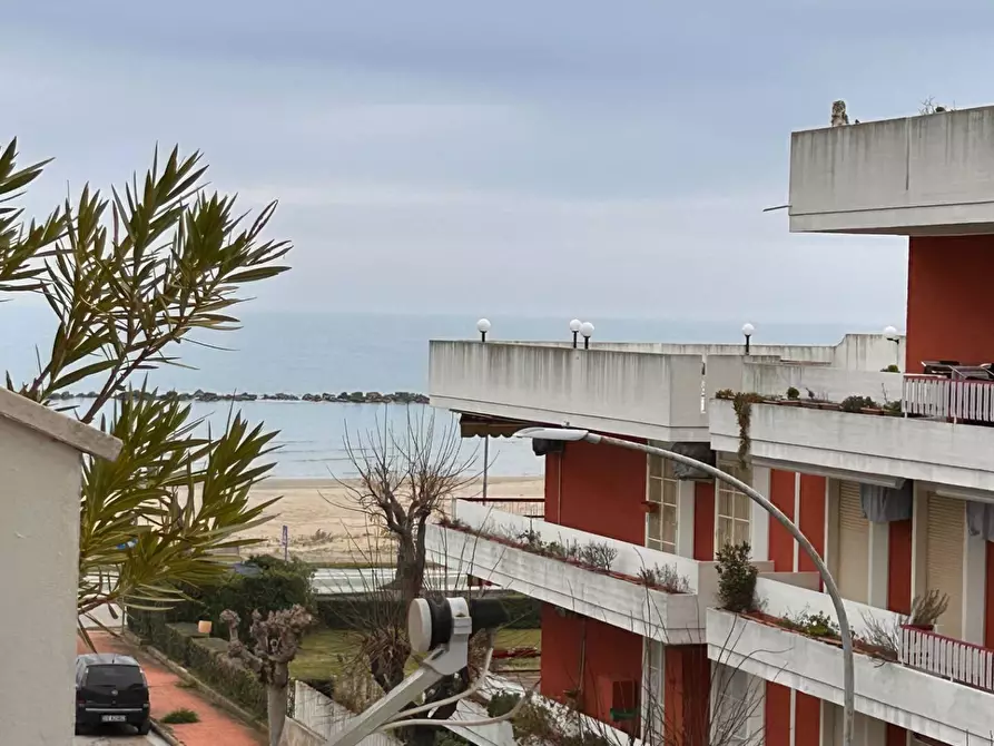 Immagine 21 di Appartamento in vendita  in via ischia a Martinsicuro