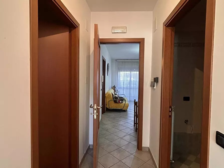 Immagine 12 di Appartamento in vendita  in via Celso Ulpiani a Spinetoli