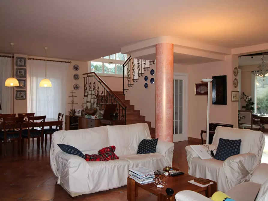 Immagine 21 di Villa in vendita  in via ugo foscolo a Appignano Del Tronto