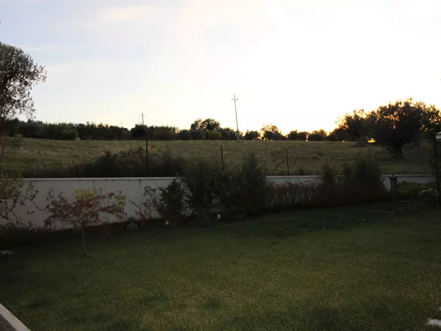 Immagine 28 di Villa in vendita  in via ugo foscolo a Appignano Del Tronto