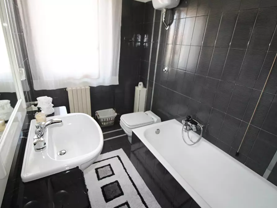 Immagine 24 di Appartamento in vendita  in Via Turati a San Benedetto Del Tronto