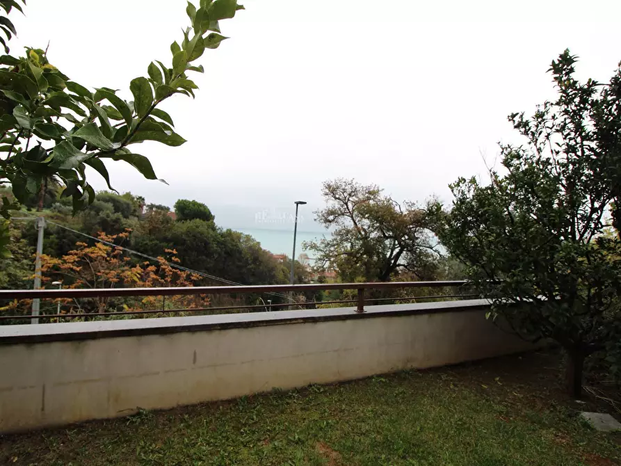 Immagine 27 di Appartamento in vendita  in madonna degli angeli a Grottammare