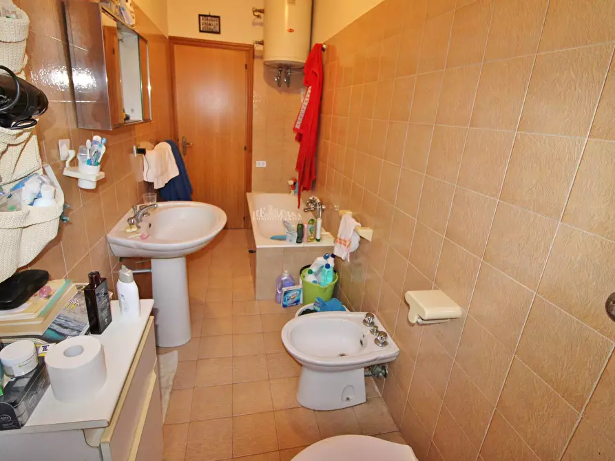 Immagine 9 di Casa indipendente in vendita  in via mazzini a Monsampolo Del Tronto
