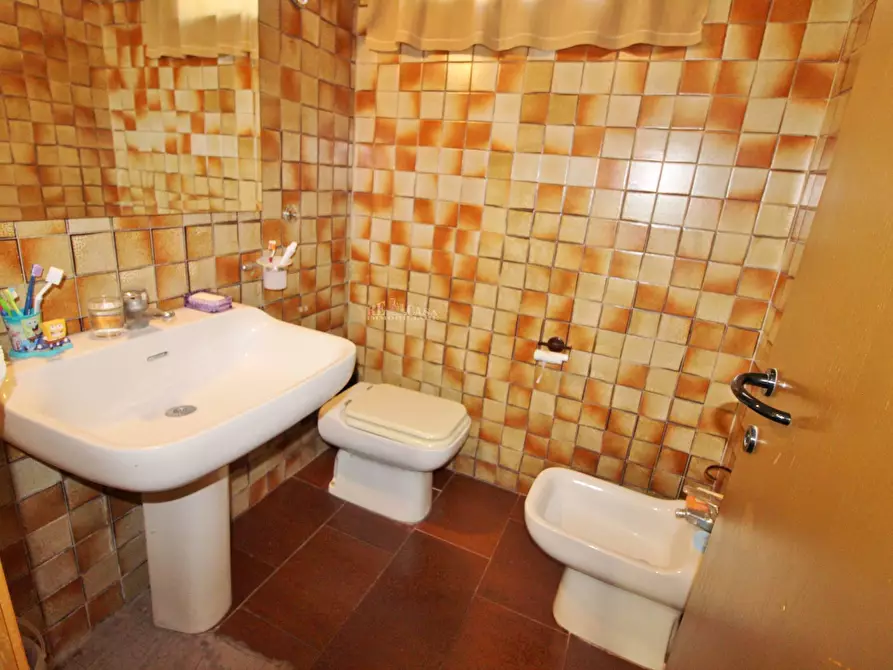 Immagine 26 di Casa indipendente in vendita  in via nino bixio a Monsampolo Del Tronto