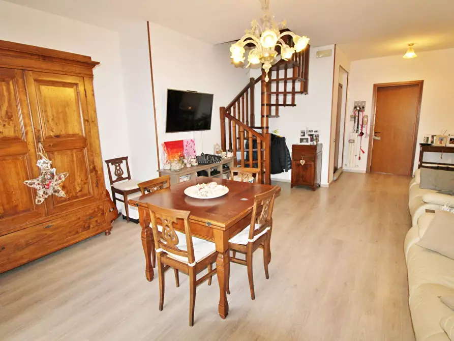 Immagine 1 di Appartamento in vendita  in via bixio a Monsampolo Del Tronto