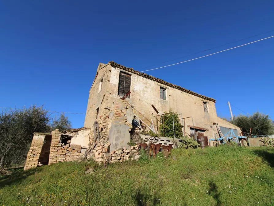 Immagine 1 di Rustico / casale in vendita  in via valle apparignano a Acquaviva Picena