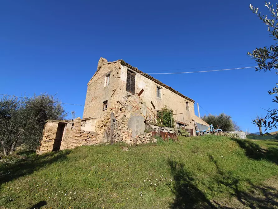 Immagine 10 di Rustico / casale in vendita  in via valle apparignano a Acquaviva Picena