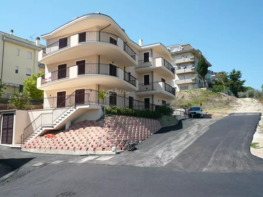 Immagine 2 di Appartamento in vendita  in Via Miramare a Monteprandone