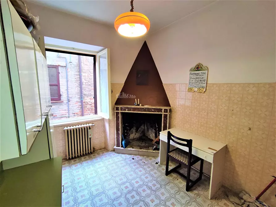 Immagine 2 di Casa indipendente in vendita  in piazza damiano damiani a Ripatransone