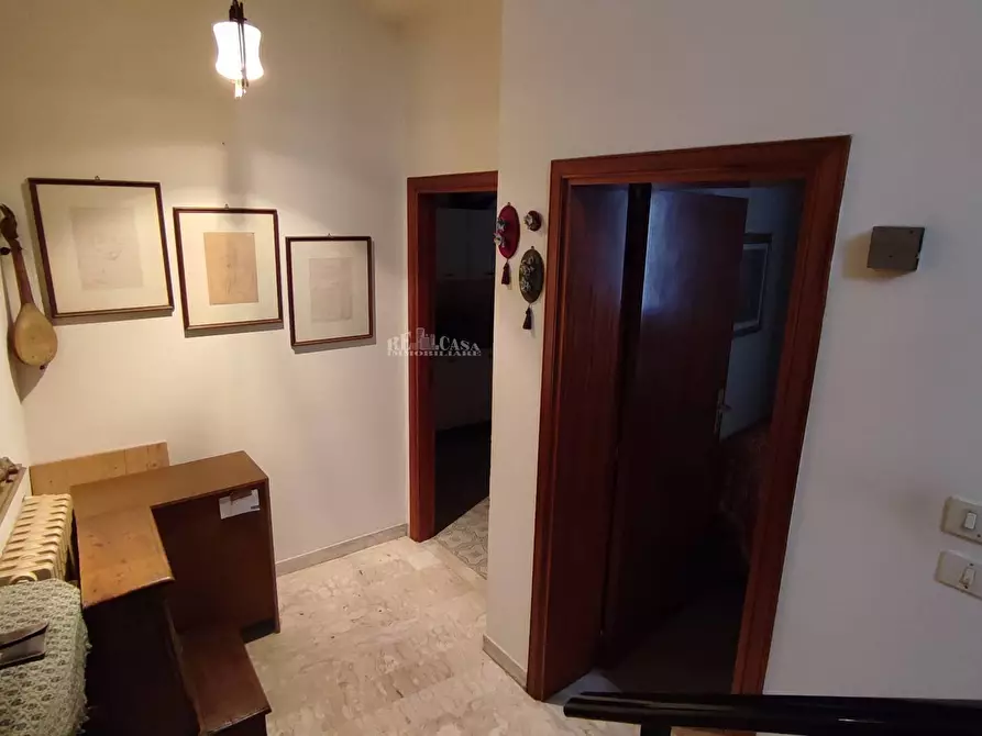 Immagine 9 di Casa indipendente in vendita  in piazza damiano damiani a Ripatransone