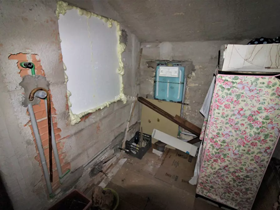 Immagine 21 di Casa indipendente in vendita  in piazza damiano damiani a Ripatransone