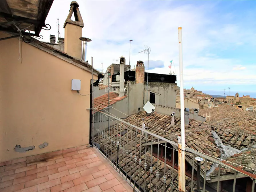 Immagine 25 di Casa indipendente in vendita  in piazza damiano damiani a Ripatransone