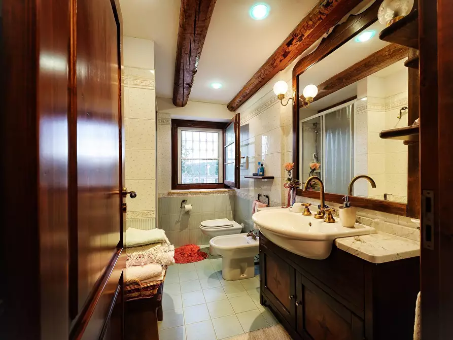 Immagine 13 di Rustico / casale in vendita  in contrada riomoro a Colonnella