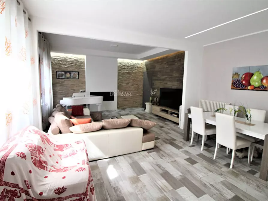 Immagine 3 di Appartamento in vendita  in via ferdinando magellano a Martinsicuro