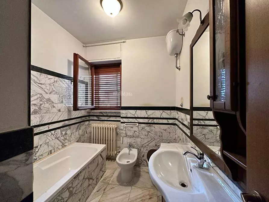 Immagine 9 di Appartamento in vendita  in Via Leopardi a San Benedetto Del Tronto