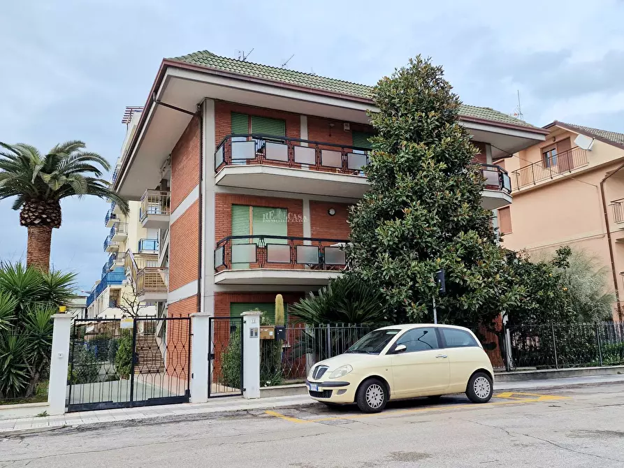 Immagine 2 di Appartamento in vendita  in Via Ponchielli a San Benedetto Del Tronto