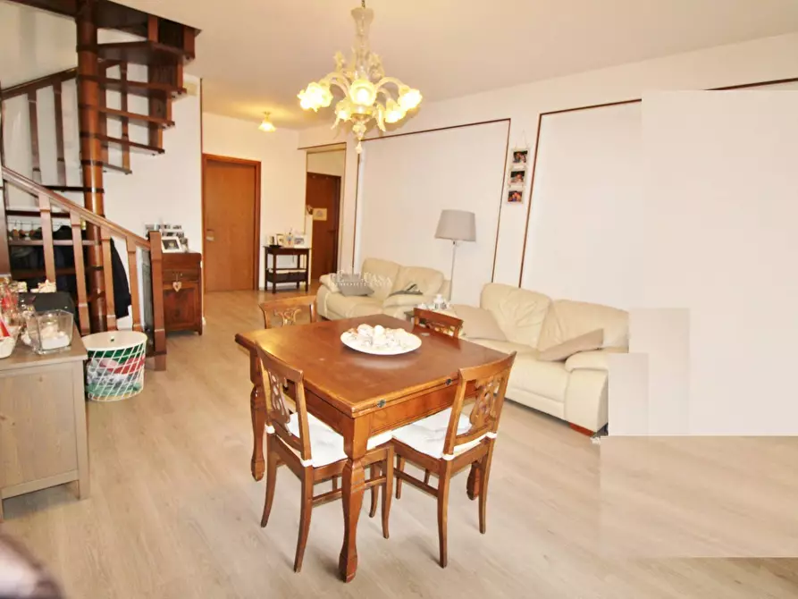 Immagine 4 di Appartamento in vendita  in via bixio a Monsampolo Del Tronto