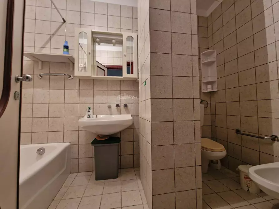 Immagine 13 di Appartamento in affitto  in Via Fenili a Grottammare