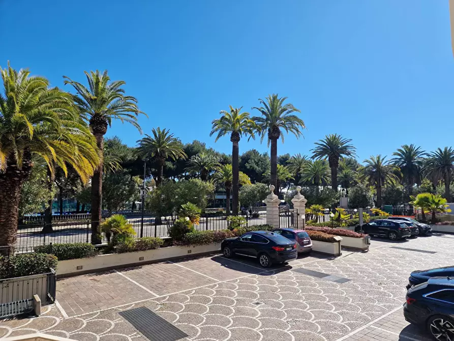 Immagine 30 di Appartamento in vendita  in Viale Buozzi a San Benedetto Del Tronto