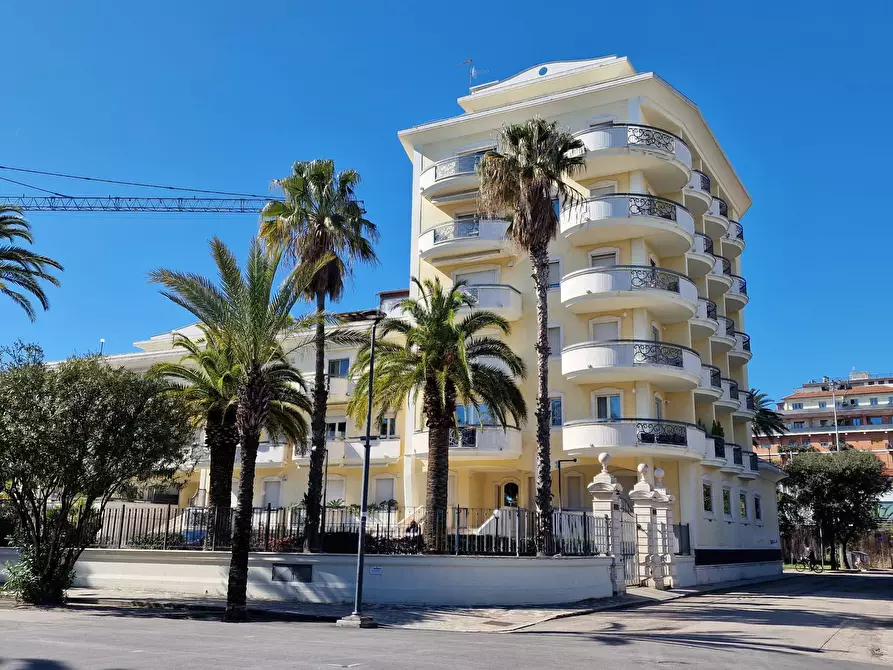 Immagine 2 di Appartamento in vendita  in Viale Buozzi a San Benedetto Del Tronto