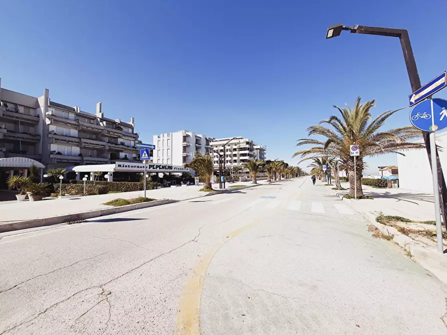 Immagine 9 di Appartamento in vendita  in lungomare italia a Martinsicuro