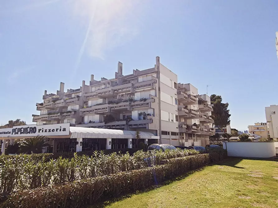 Immagine 2 di Appartamento in vendita  in lungomare italia a Martinsicuro