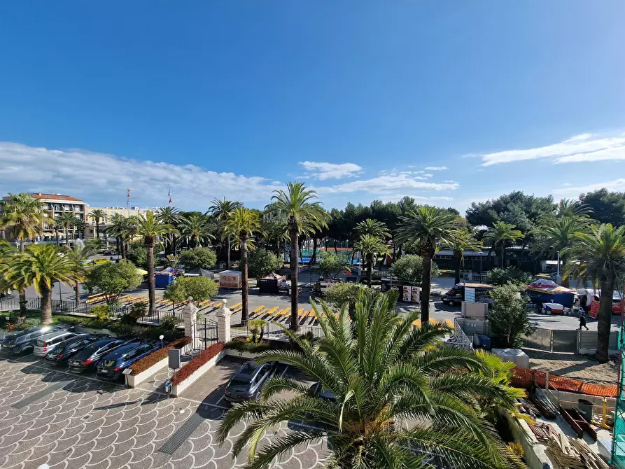 Immagine 22 di Appartamento in vendita  in Viale Buozzi a San Benedetto Del Tronto