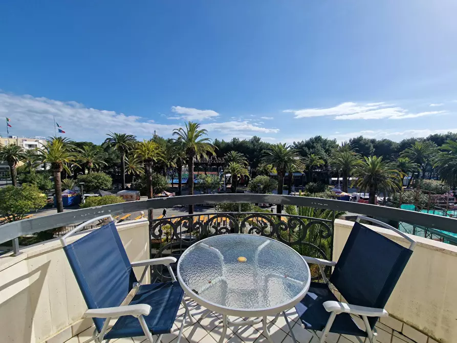 Immagine 3 di Appartamento in vendita  in Viale Buozzi a San Benedetto Del Tronto