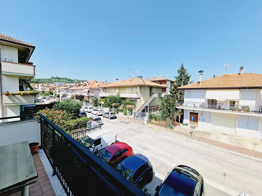 Immagine 28 di Appartamento in vendita  in Via Leopardi a Colli Del Tronto