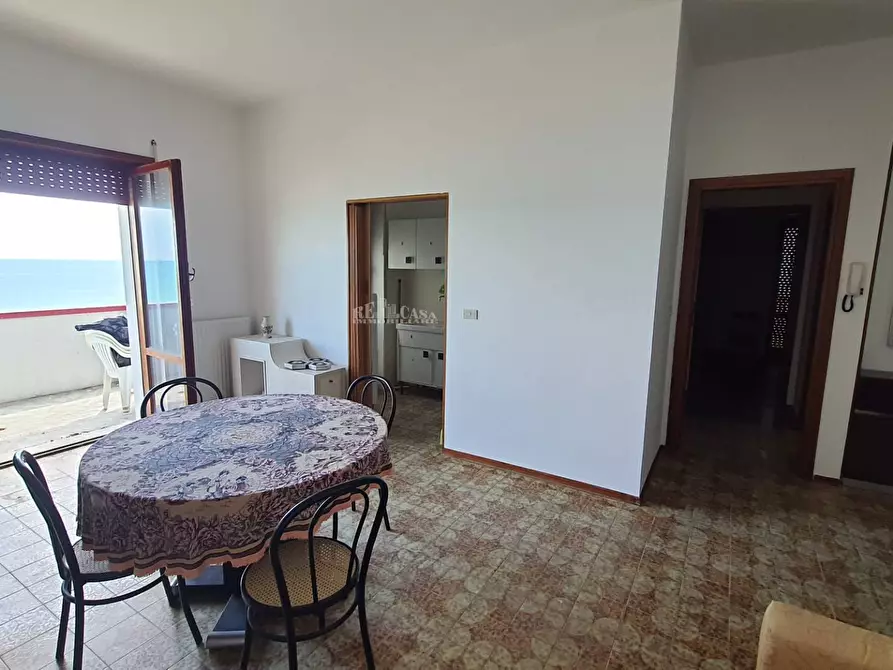 Immagine 6 di Appartamento in vendita  in lungomare marconi a Alba Adriatica
